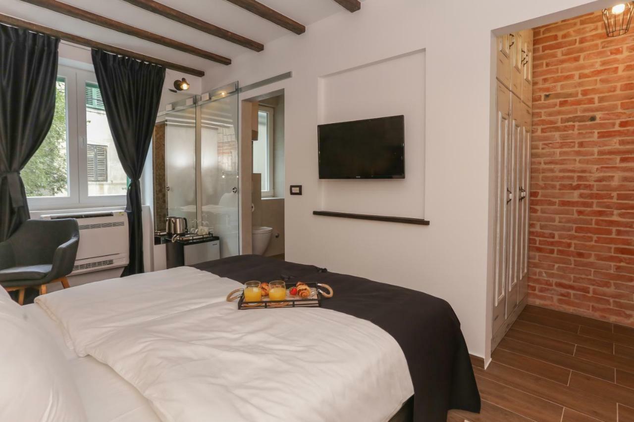 Luxury Rooms Dino スプリト エクステリア 写真